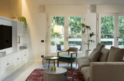 Creative and Modern Decor in 75 sq m