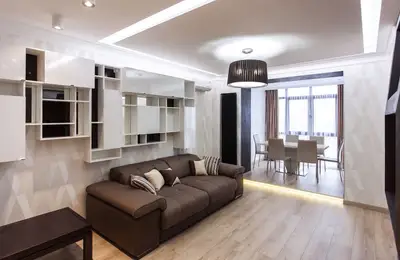 Apartment Design in Contrasting Tones