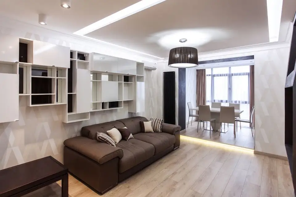 Apartment Design in Contrasting Tones
