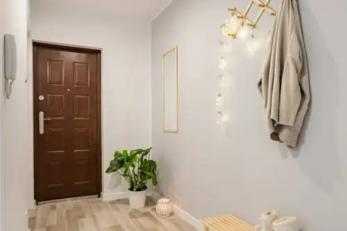 Idei de amenajare a holului de la intrare în casă pentru o primă impresie fantastică