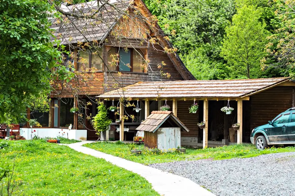 4 Utilities That Might Be Missing From Your Vacation Home (and What Alternatives You Have)