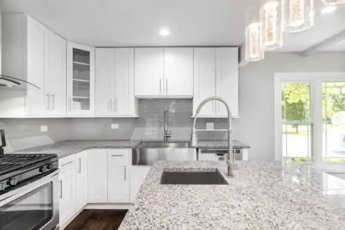 Piatra naturală în decor: Un plus de eleganță și durabilitate