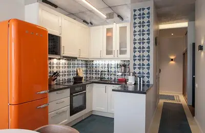 A Welcoming Apartment with Industrial Touches and a Focus on Defining Spaces