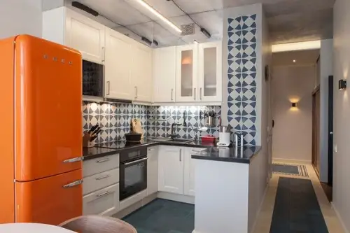 Un apartament primitor, cu note industriale si accent pe definirea spatiilor