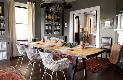 Decorating a Rustic and Welcoming Home