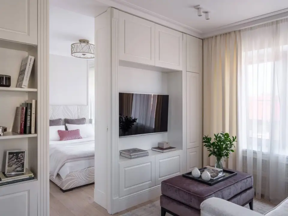 Classic Decor in a Two-Bedroom, 53 sq m Apartment