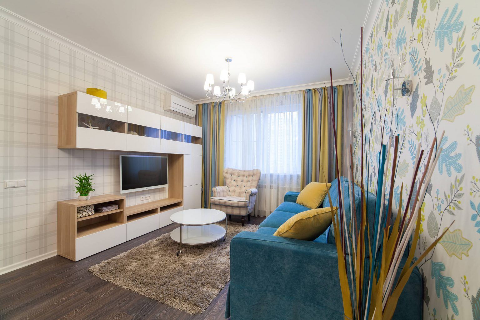 Cheerful and Colorful Design in a 3-Bedroom Apartment
