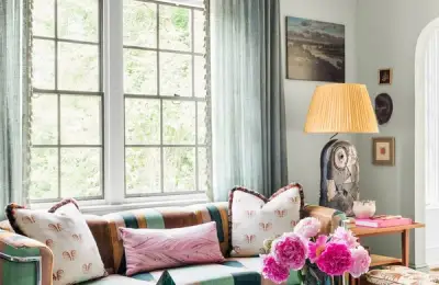 Retro Glamour Aesthetics: 10 Simple Ways to Achieve This Luxurious Style
