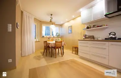 Revamping a Kitchen: A Modern Space in Warm and Welcoming Tones