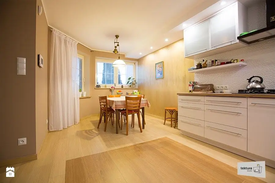 Revamping a Kitchen: A Modern Space in Warm and Welcoming Tones