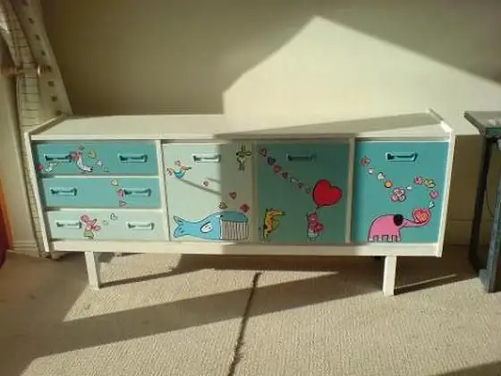 5 Things to Consider Before Getting Rid of Old Furniture