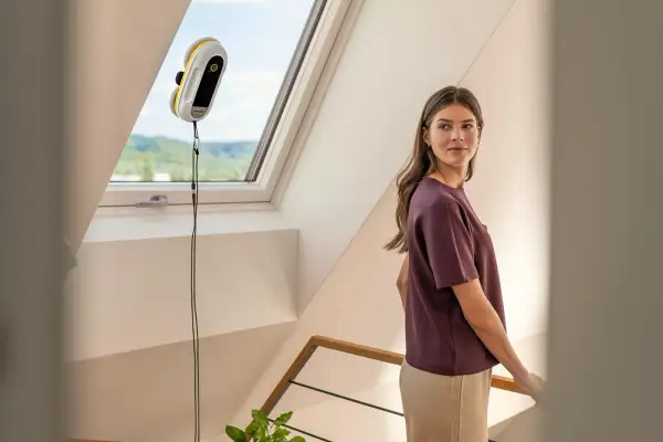 Ce trebuie sa știi despre robotul de spălat geamruri RCW 2 Extra + de la Kärcher