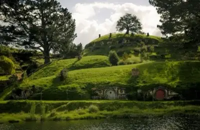 Underground Houses in Hobbiton, New Zealand