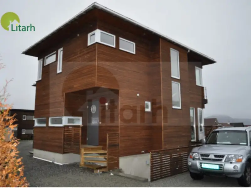 Alege structura de lemn pentru o arhitectură a casei modernă, deosebită