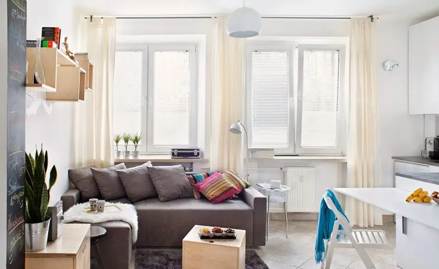 A Cheerful 30 Square Meter Studio in Bucharest