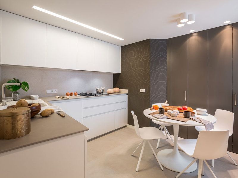 Elegant and Comfortable Ambiance in a Modern Apartment
