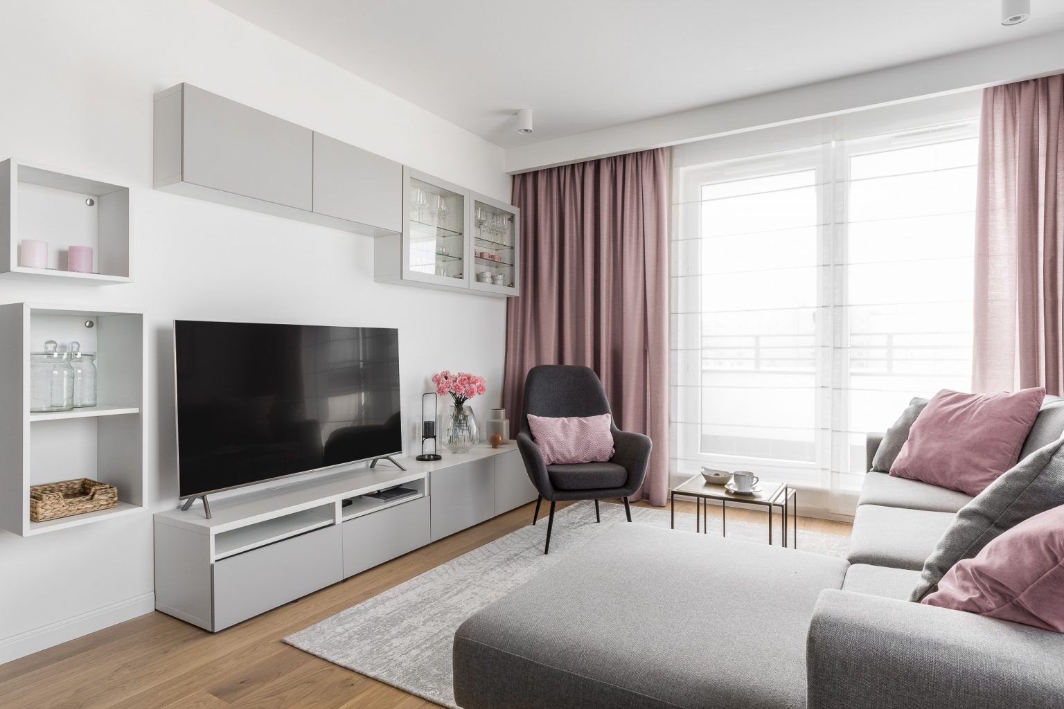Elegant Design for a 2-Bedroom, 50 Square Meter Apartment