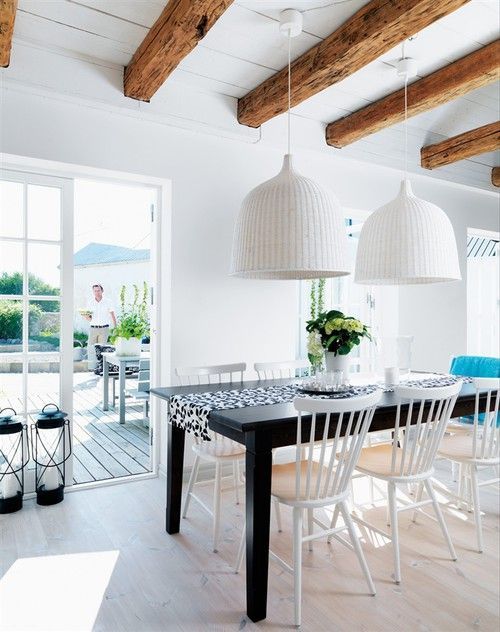 Casa de vacanta in note sublime de alb