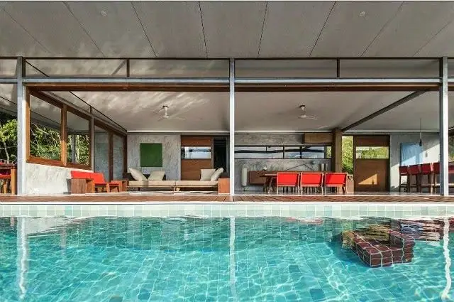 The Wall-less House in Thailand