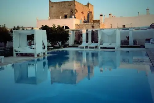 O ferma din sudul Italiei transformata intr-un boutique hotel spectaculos