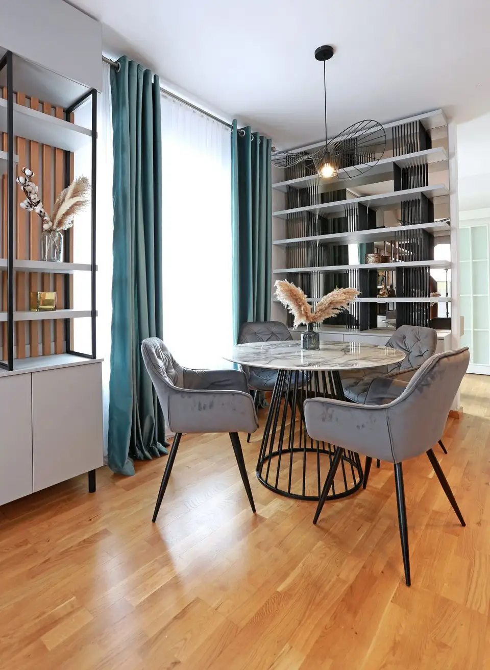 Modern House in Tunari with Wood and Glam Accents