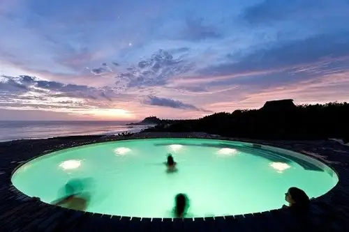 Idei moderne de piscine pe acoperis