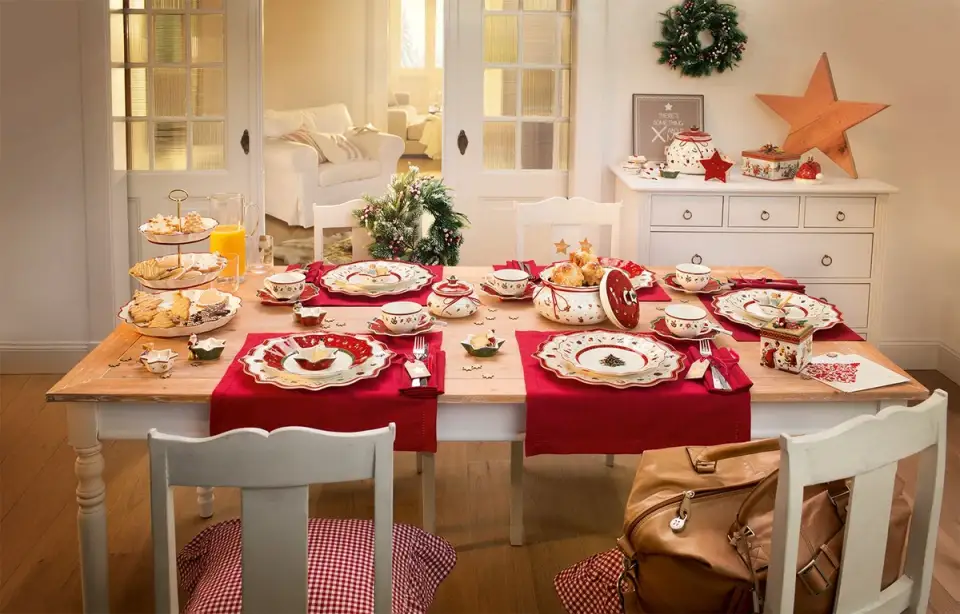 16 Ideas for Setting Your Christmas or New Year's Eve Table