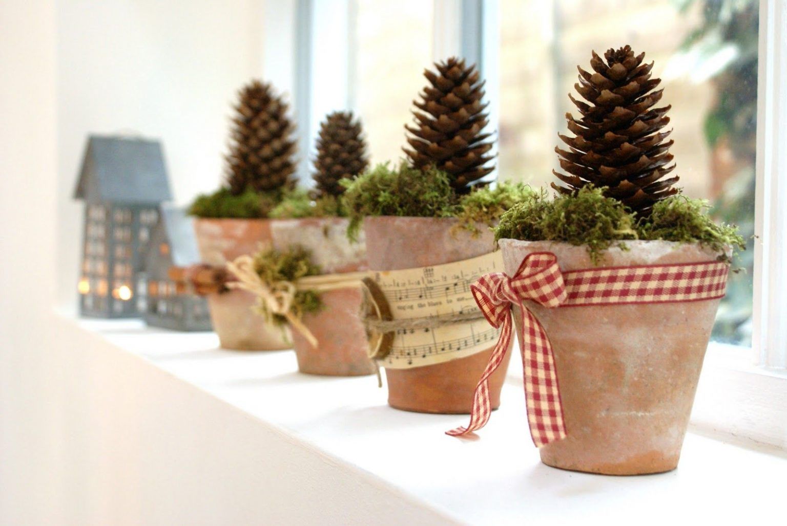 How to Highlight Windows with Christmas Decorations