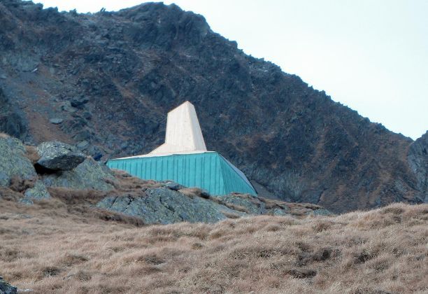 Mountain Refuge in the Făgăraș Massif - Ecology Above 2100 Meters