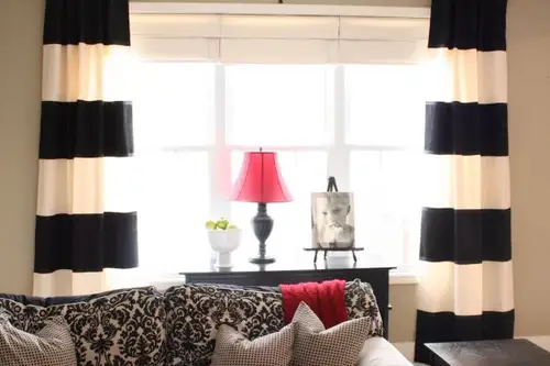 Cum sa schimbi aspectul unei camere cu draperii