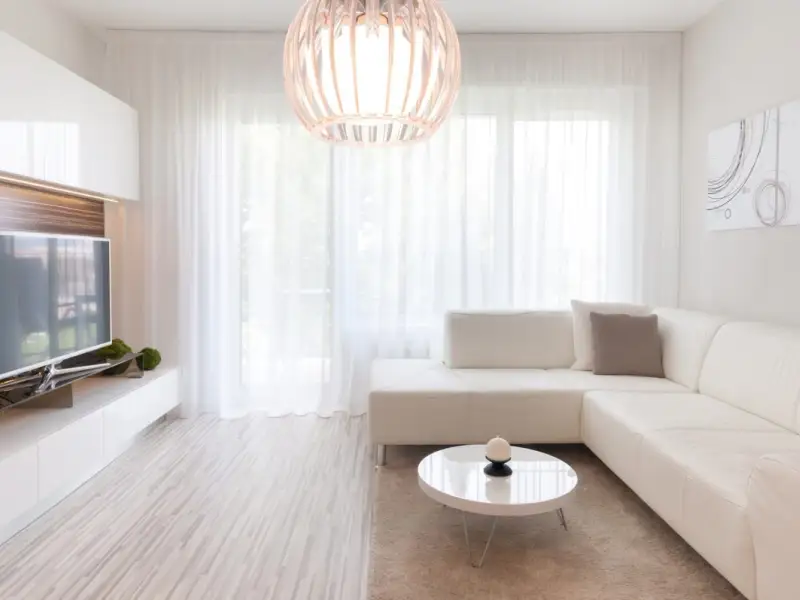 Un apartament de 2 camere minimalist amenajat