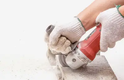 Carote diamantate: diferențe între utilizarea manuală și carotarea cu stativ profesional