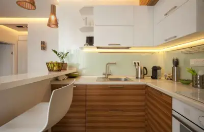 Natural Finishes in a Minimalist 43 sqm Design