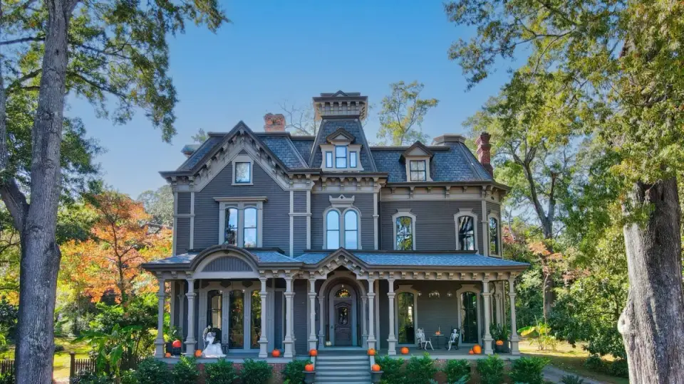 Creel House din Stranger Things – casa victoriană care inspiră mister și design