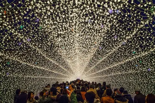 Bucuresti Festivalului International al Luminii Spotlight, intre 23-25 aprilie
