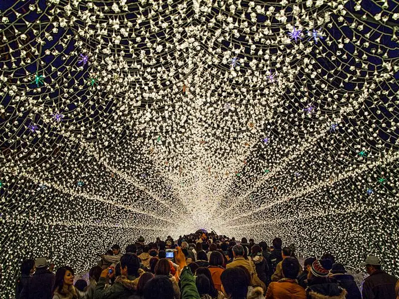 Bucuresti Festivalului International al Luminii Spotlight, intre 23-25 aprilie