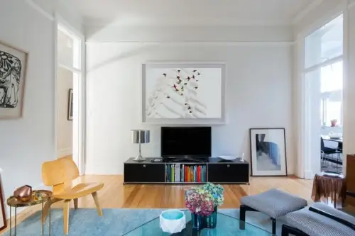 Apartament decorat armonios cu accente moderne si retro