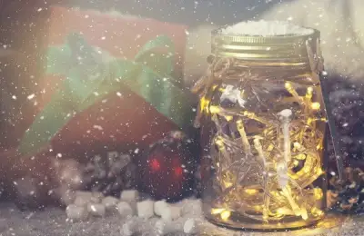 DIY: 15 Easy Handmade Christmas Decorations You Can Make at Home