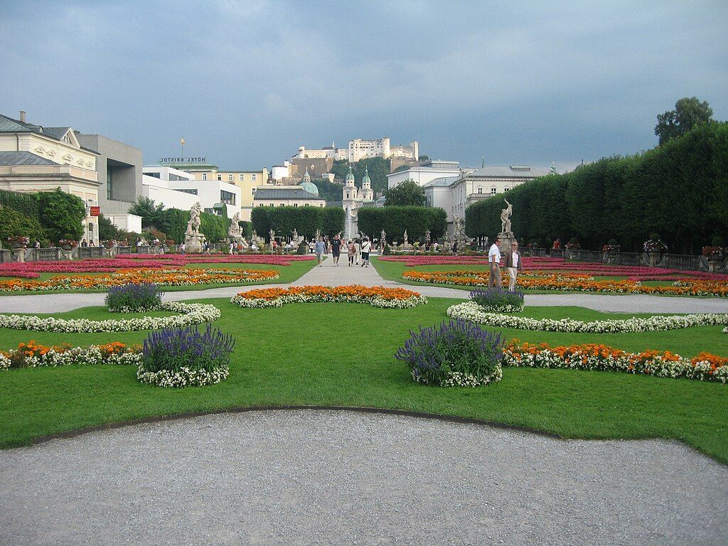 Grădinile Mirabell: Un paradis verde în inima Salzburgului, Austria