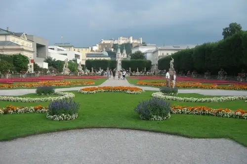 Grădinile Mirabell: Un paradis verde în inima Salzburgului, Austria