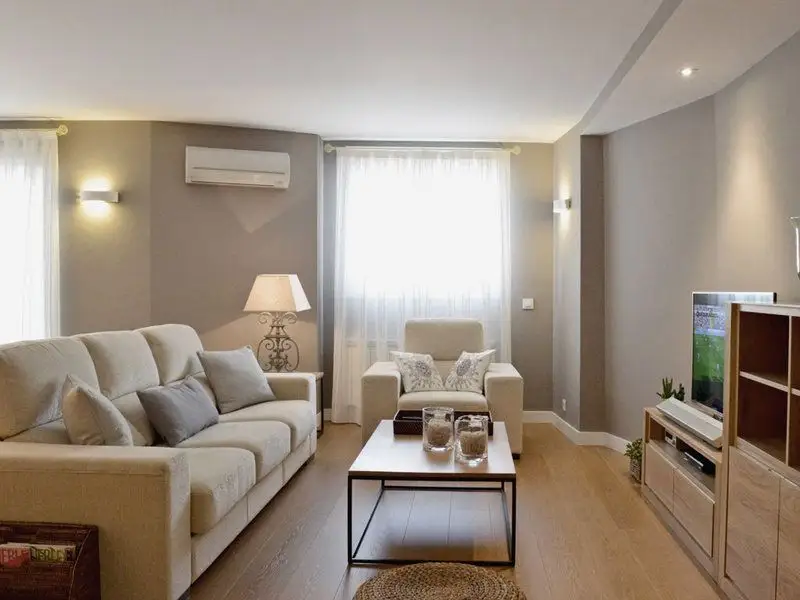 Modern Apartment with a Welcoming and Family Atmosphere