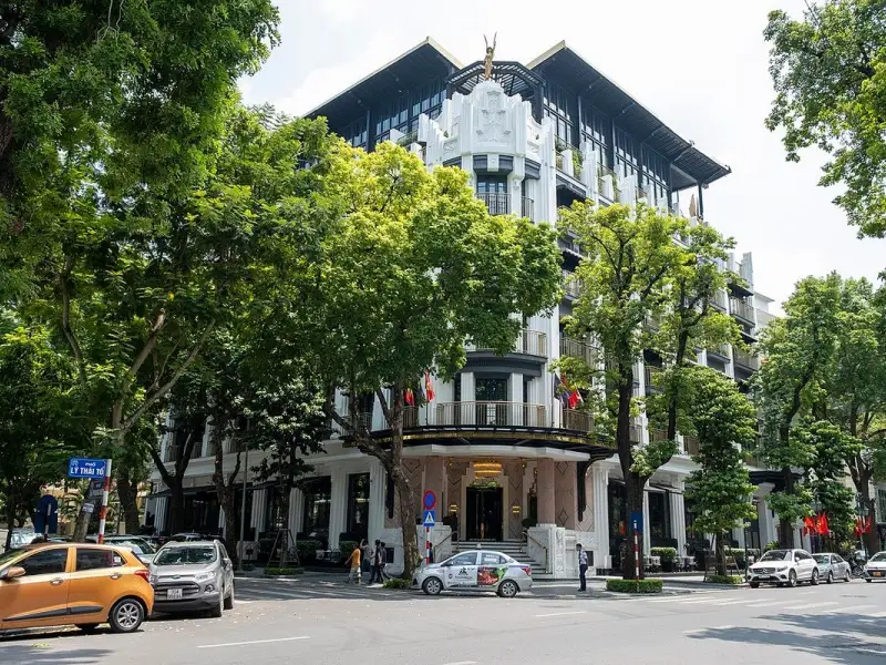Bill Bensley: Un vizionar în lumea designului hotelier