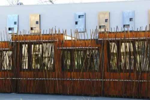 Modele de garduri originale pentru curtea ta