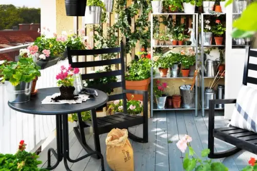 Recucerirea balconului si transformarea lui intr-un spatiu pentru relaxare