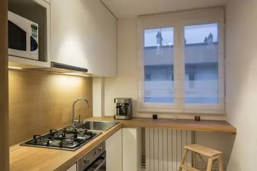 Cum a fost renovata o bucatarie lunga si ingusta foto inainte si dupa