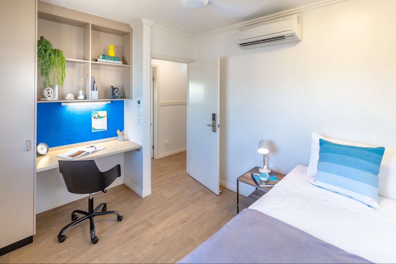 Creating an Optimal Learning Environment: The Ultimate Guide to Setting Up a Student's Room