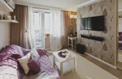 Elegant Decor with a Feminine Touch in a 35 sq m Space
