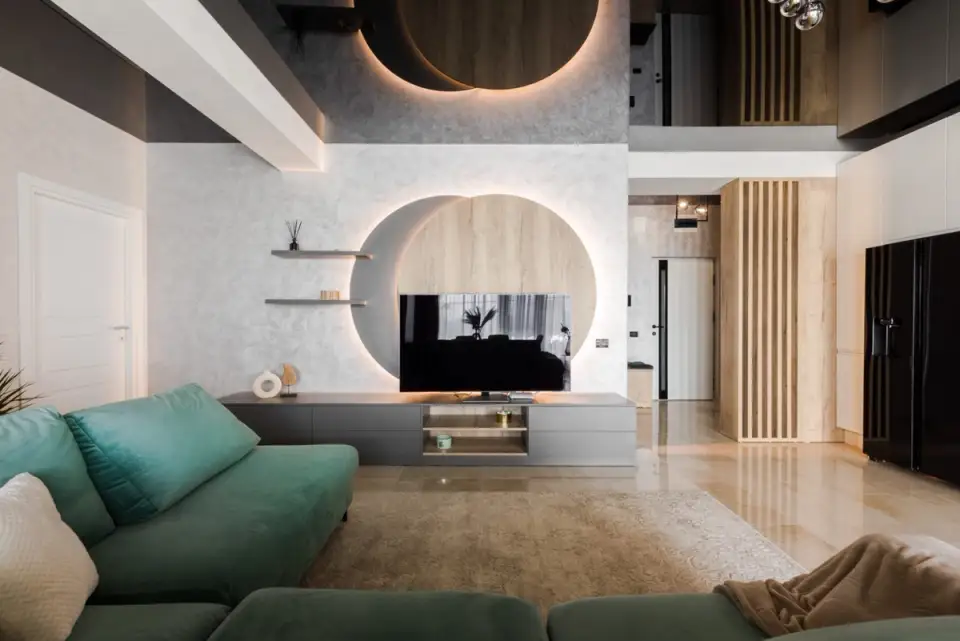 Glam Scandinavian-Inspired Design for a 3-Bedroom Apartment in Constanța