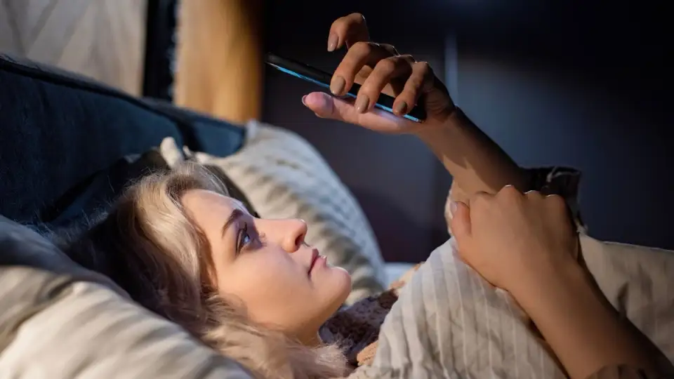5 factori care îți alterează calitatea somnului