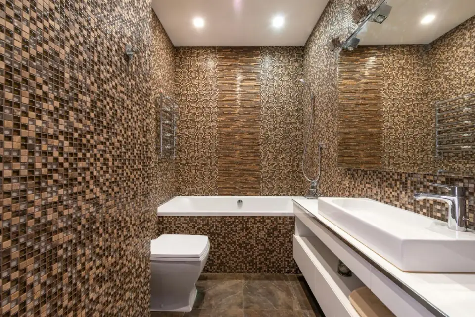 Mozaicul în baie: o alegere plină de stil și durabilitate